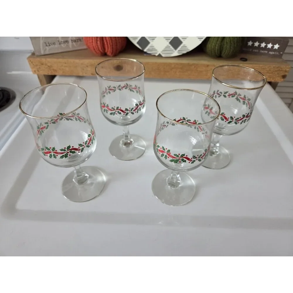Vintage Set‎ of 4 Christmas Wine Water Glasses Holly Leaves Print Across Sz 6.5”